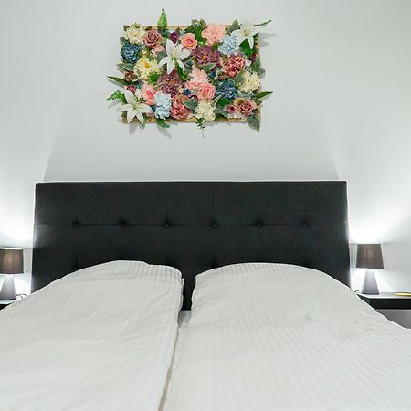 Central Apartments 大特尔诺沃 外观 照片
